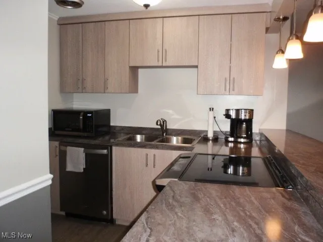 refrigerator, range, dishwasher, disposal