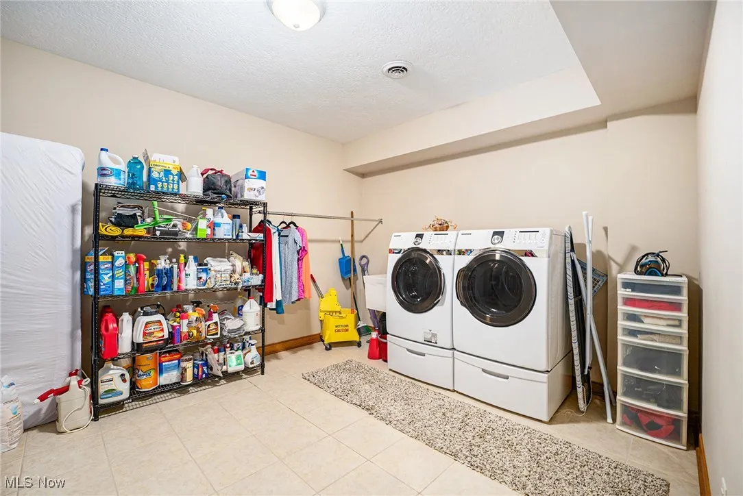 6782 Fawndale Drive, Medina, Ohio,MLS Now Listing ID