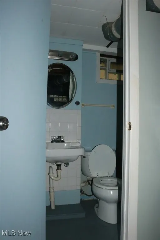 Bathroom with a sink and toilet