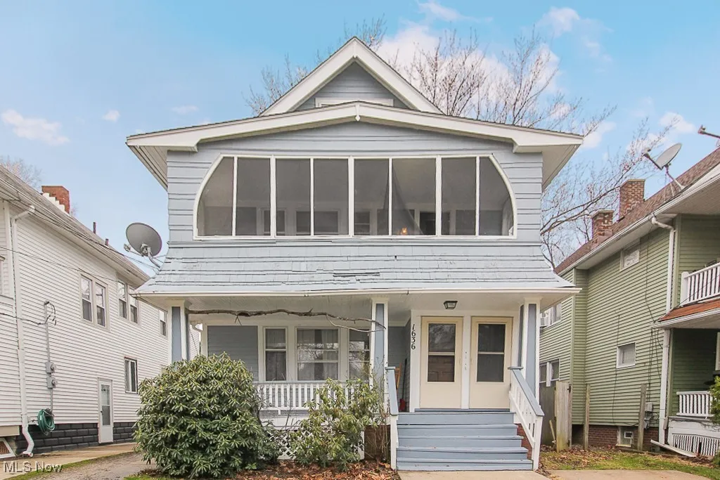 View of front of house featuring a porch