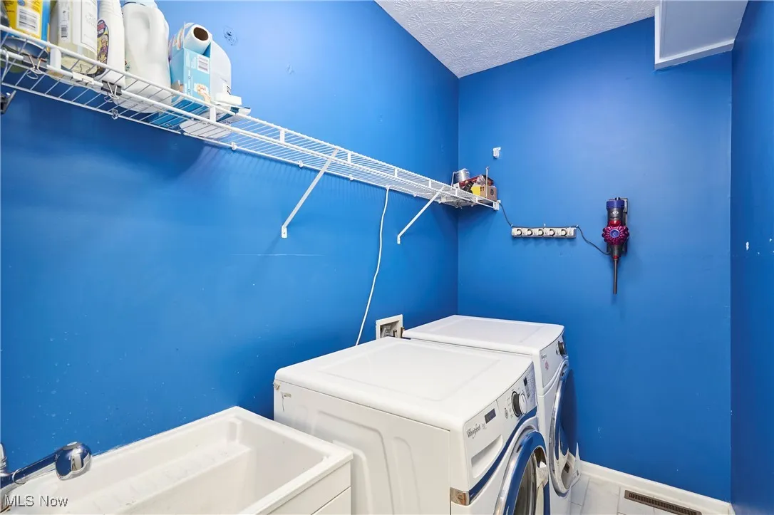 933 Alder Run Way, Akron, Ohio,MLS Now Listing ID