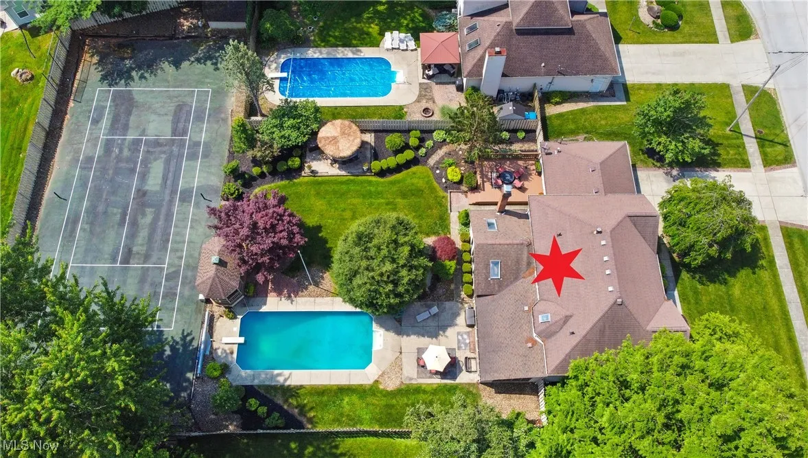 Bird's eye view of a pool area