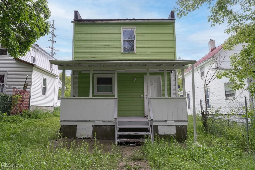 View of front facade featuring a porch