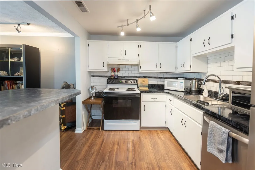 2021 King James Parkway # 214, Westlake, Ohio,MLS Now Listing ID