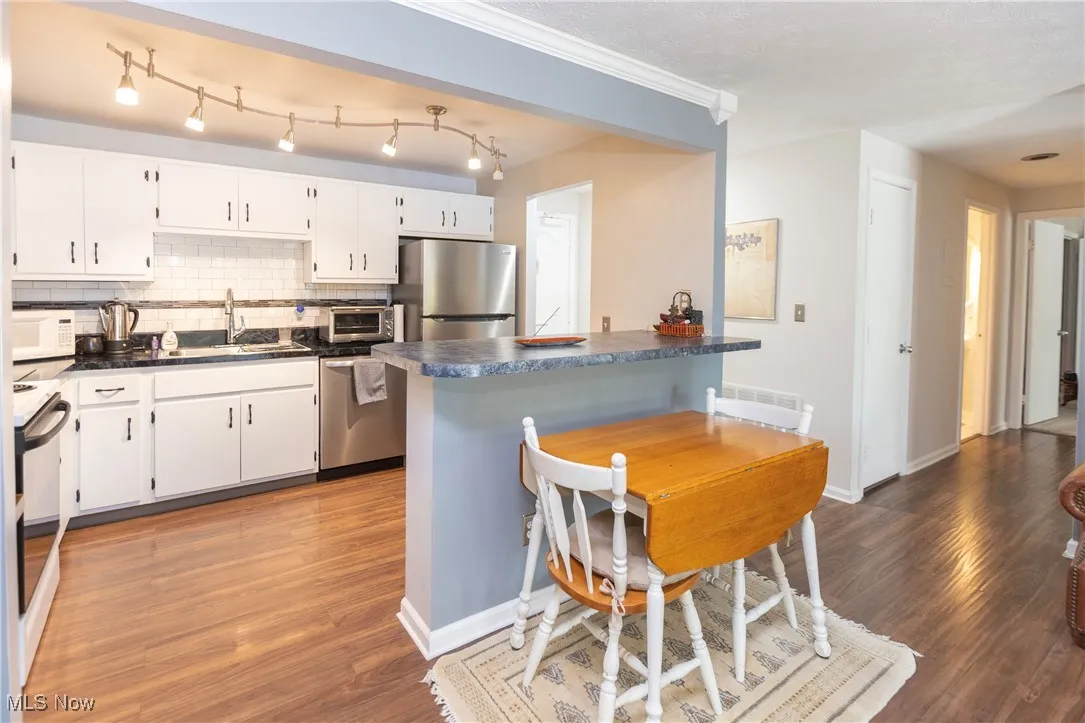 2021 King James Parkway # 214, Westlake, Ohio,MLS Now Listing ID