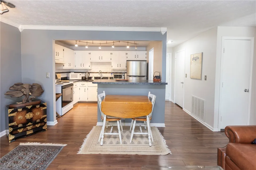 2021 King James Parkway # 214, Westlake, Ohio,MLS Now Listing ID