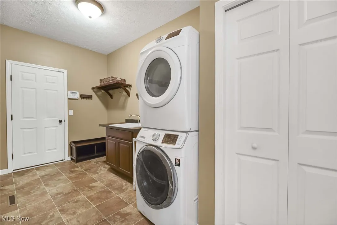 39098 Caistor Drive, Avon, Ohio,MLS Now Listing ID