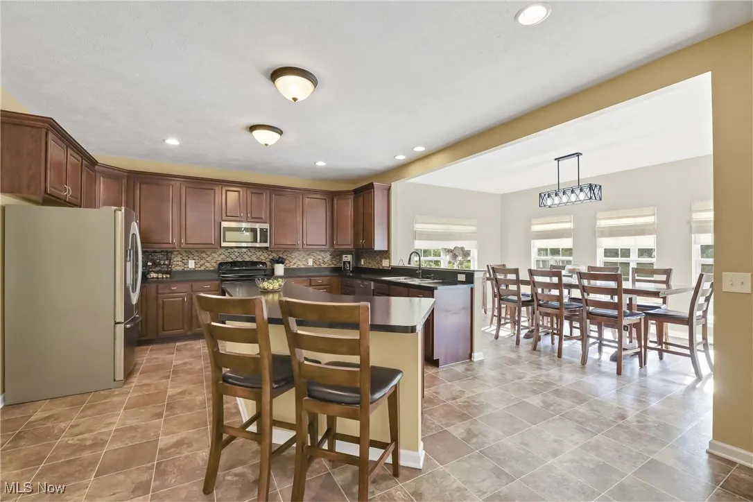 39098 Caistor Drive, Avon, Ohio,MLS Now Listing ID