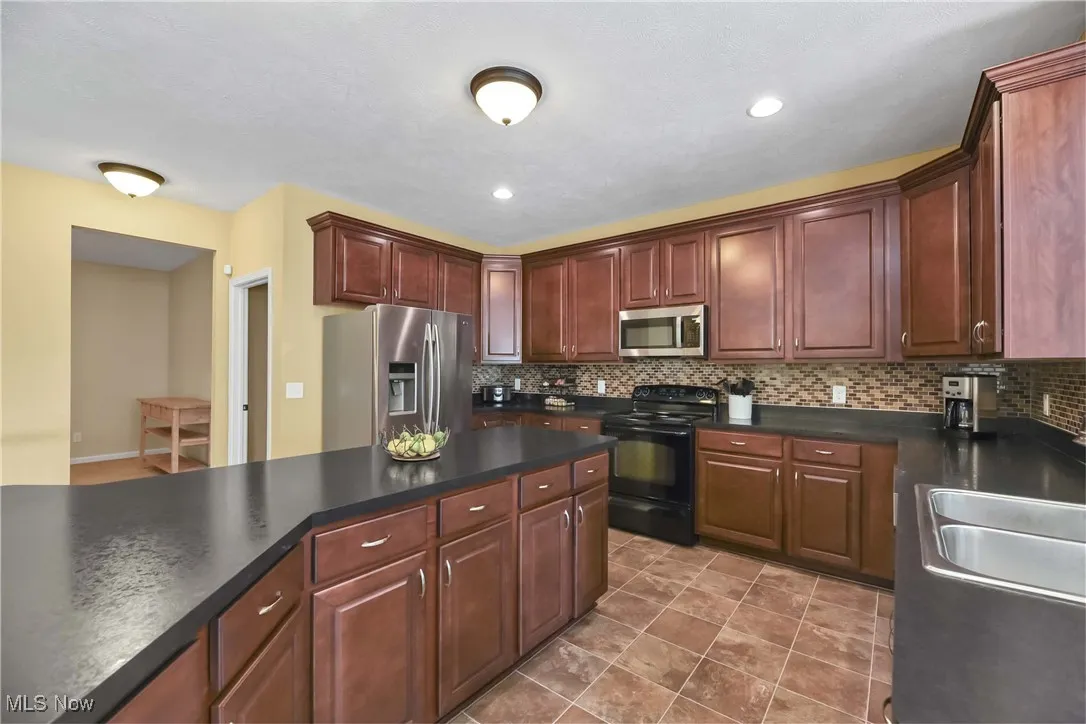 39098 Caistor Drive, Avon, Ohio,MLS Now Listing ID