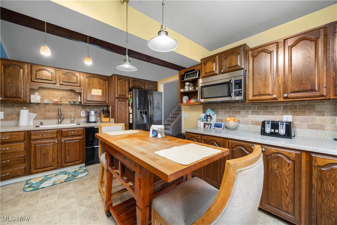 Kitchen with pendant lighting