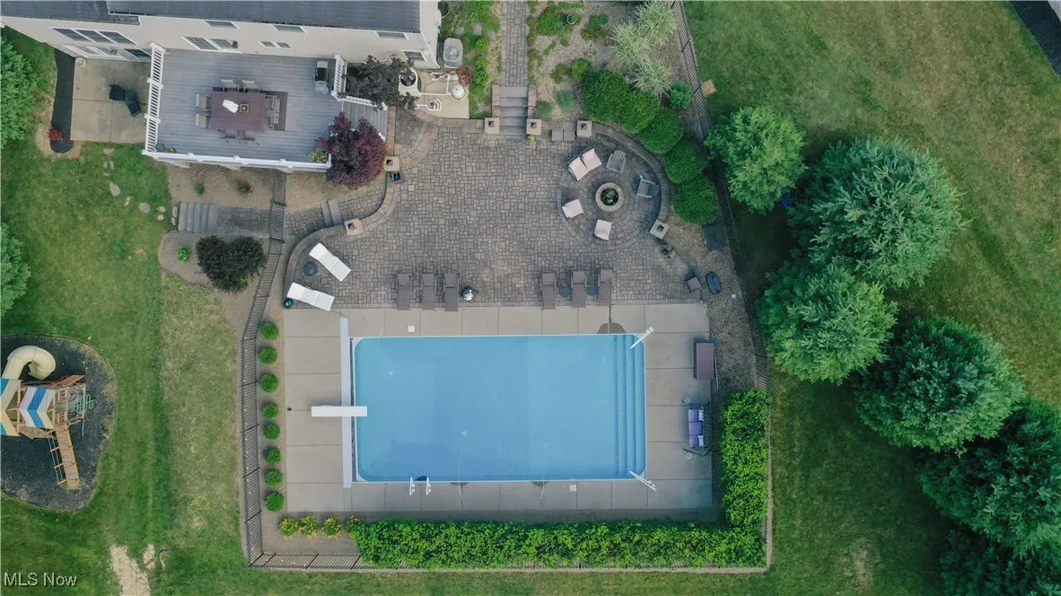 Aerial view of property and surrounding area