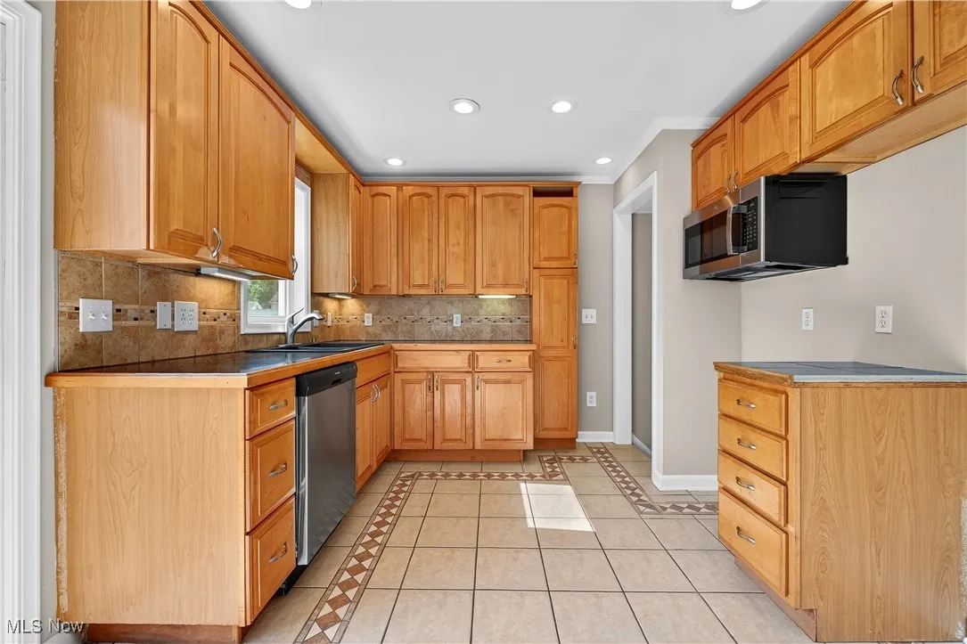 841 E 216th Street, Euclid, Ohio 44119,MLS Now Listing ID