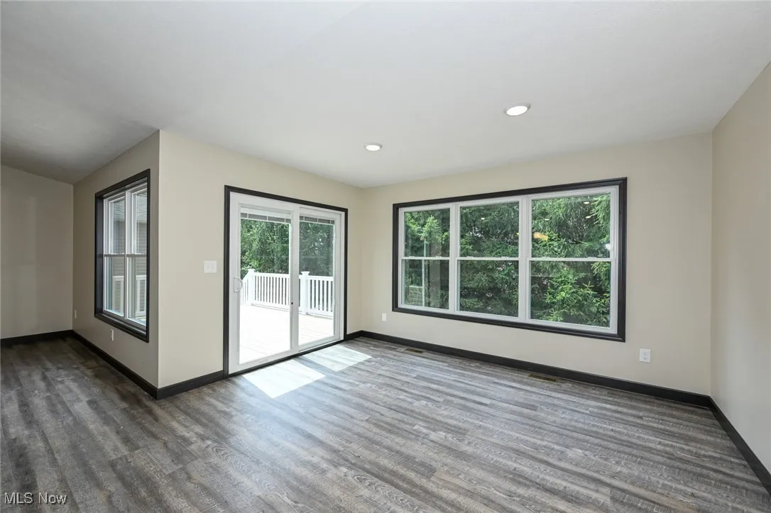 Eating area with sliders to deck.