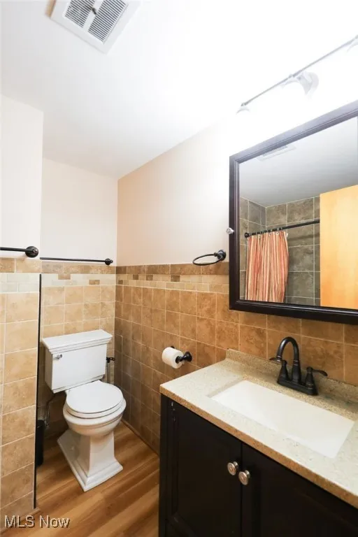 2nd Floor Full Bath
