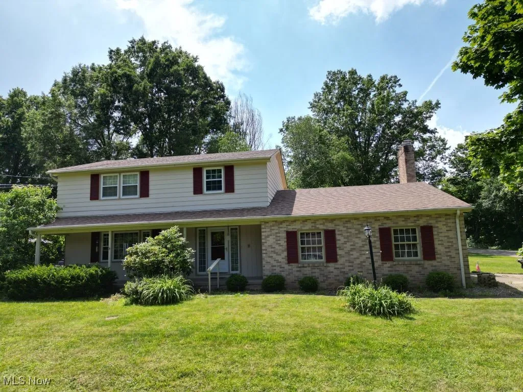 Welcome to 1593 Manor Drive