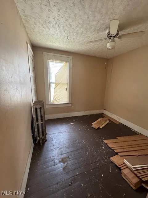 Bedroom 1 - Front Unit