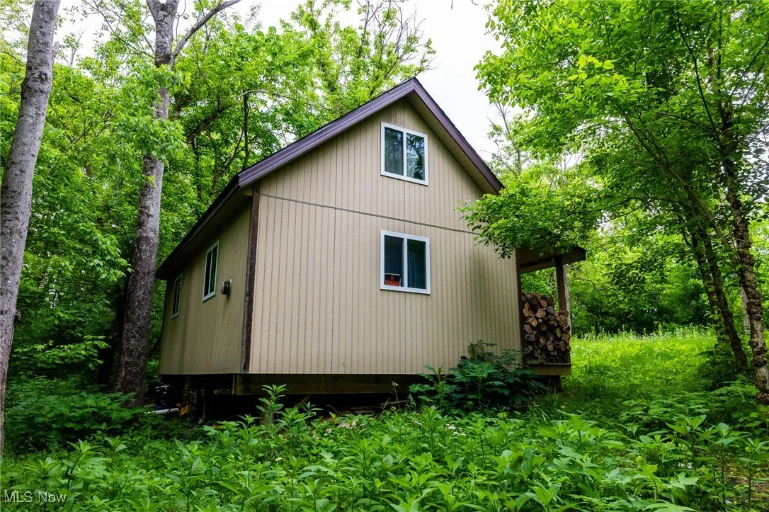 View of side of home