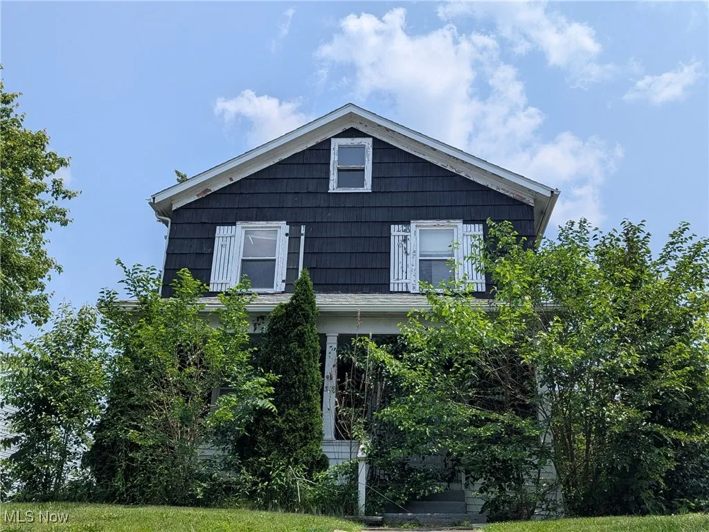View of front of home with a front yard