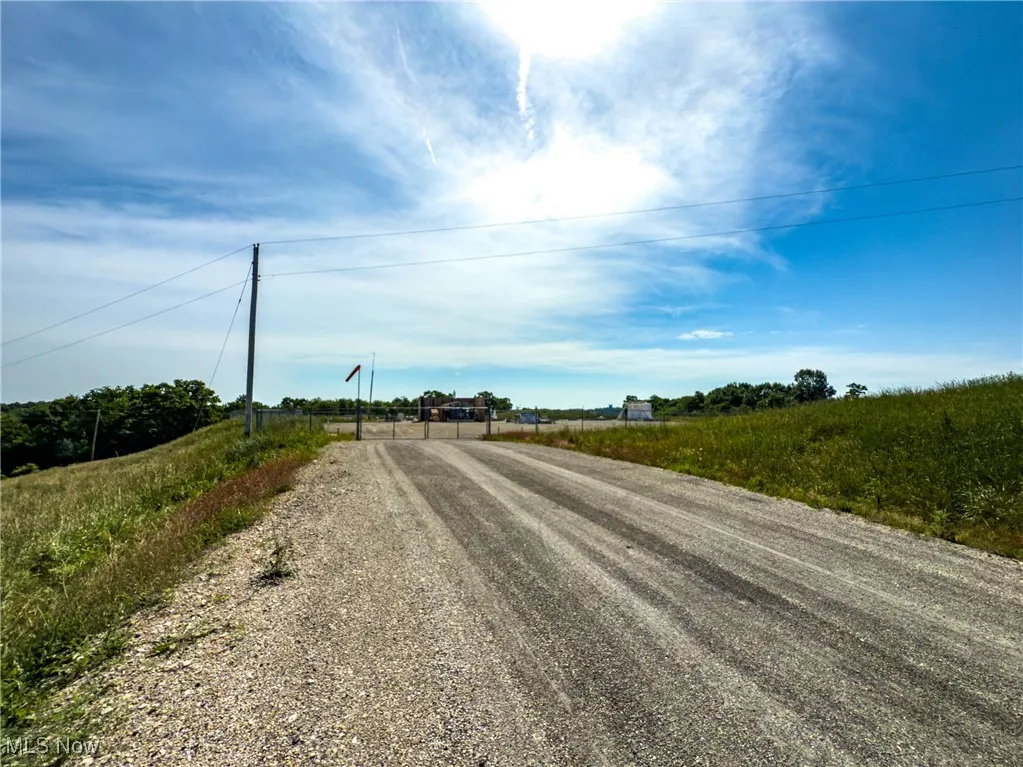 View of dirt / gravel road