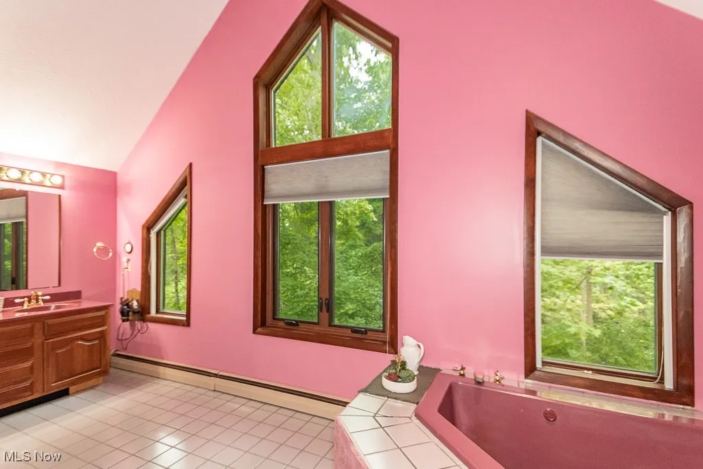 Nice large windows in 2nd fl bath