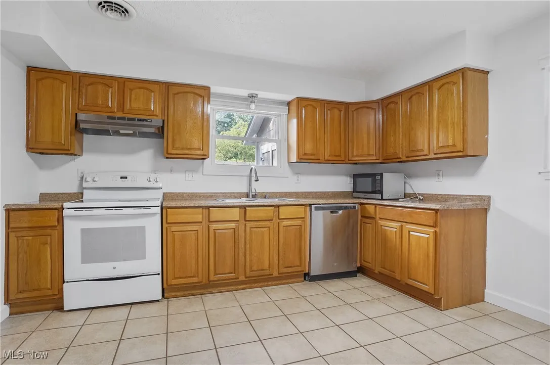 728 E 343rd Street, Eastlake, Ohio 44095,MLS Now Listing ID