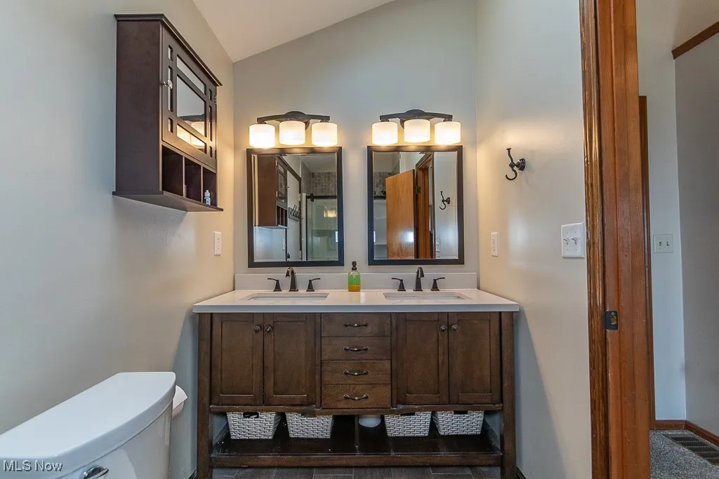 North end master bath
