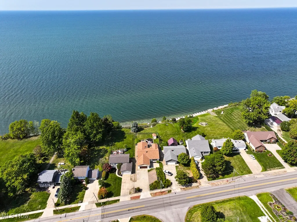 Aerial street view