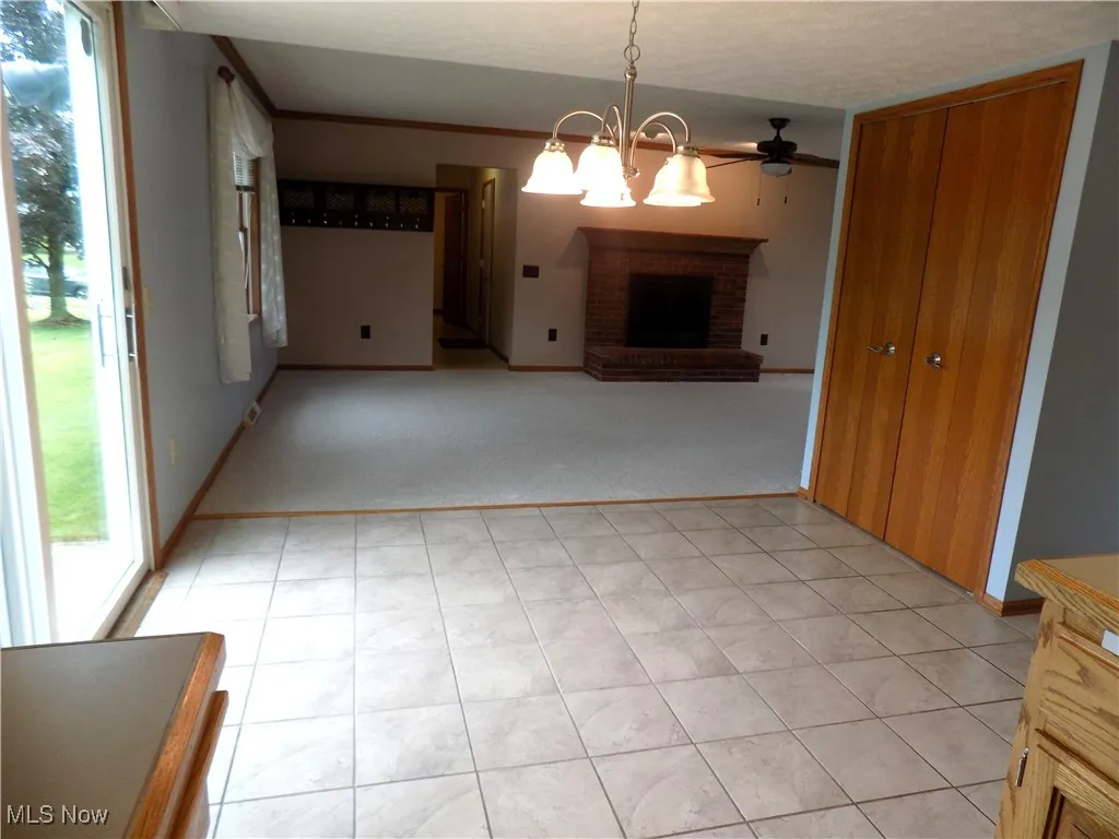 Eat-in Kitchen