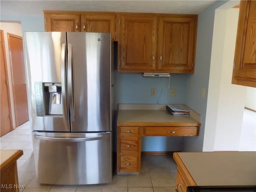 Refrigerator and Desk
