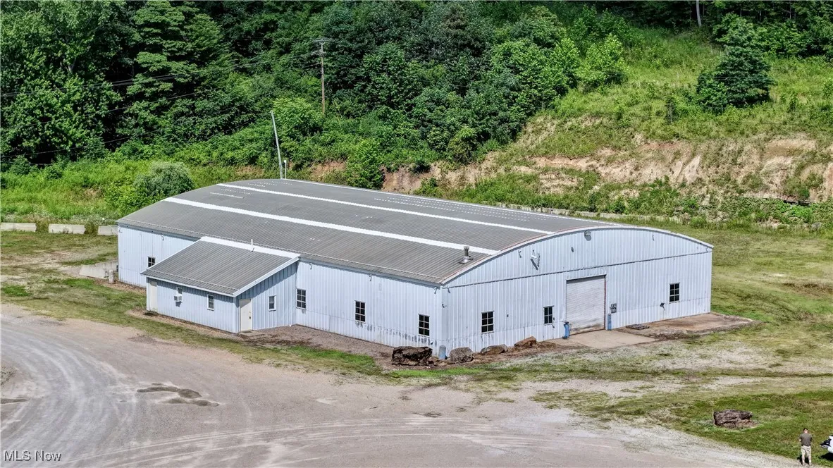 Aerial view of property and surrounding area