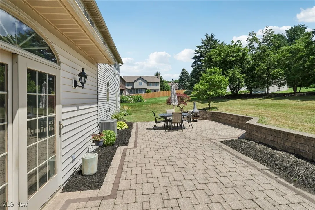 View of patio / terrace with outdoor dining space