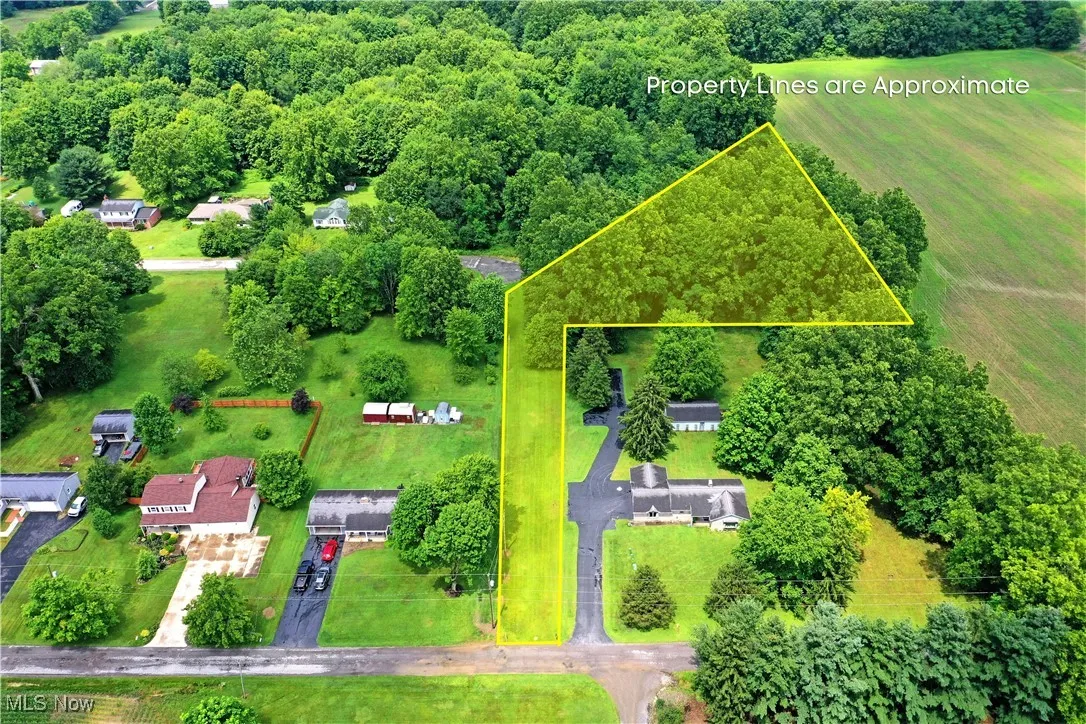 Aerial view of property's location with property parcel outlined