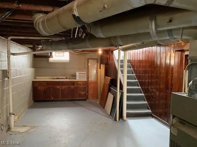 Below grade area with stairway
