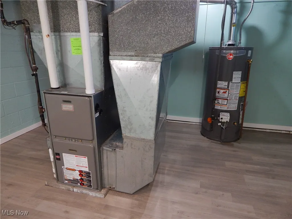 Brand new '25 gas water heater. Serviced & maintained Furnace25, Duct work cleaned in 25.