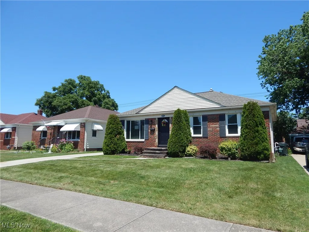 Single story home with brick front and vinyl siding all new roof  25 & updated windows.