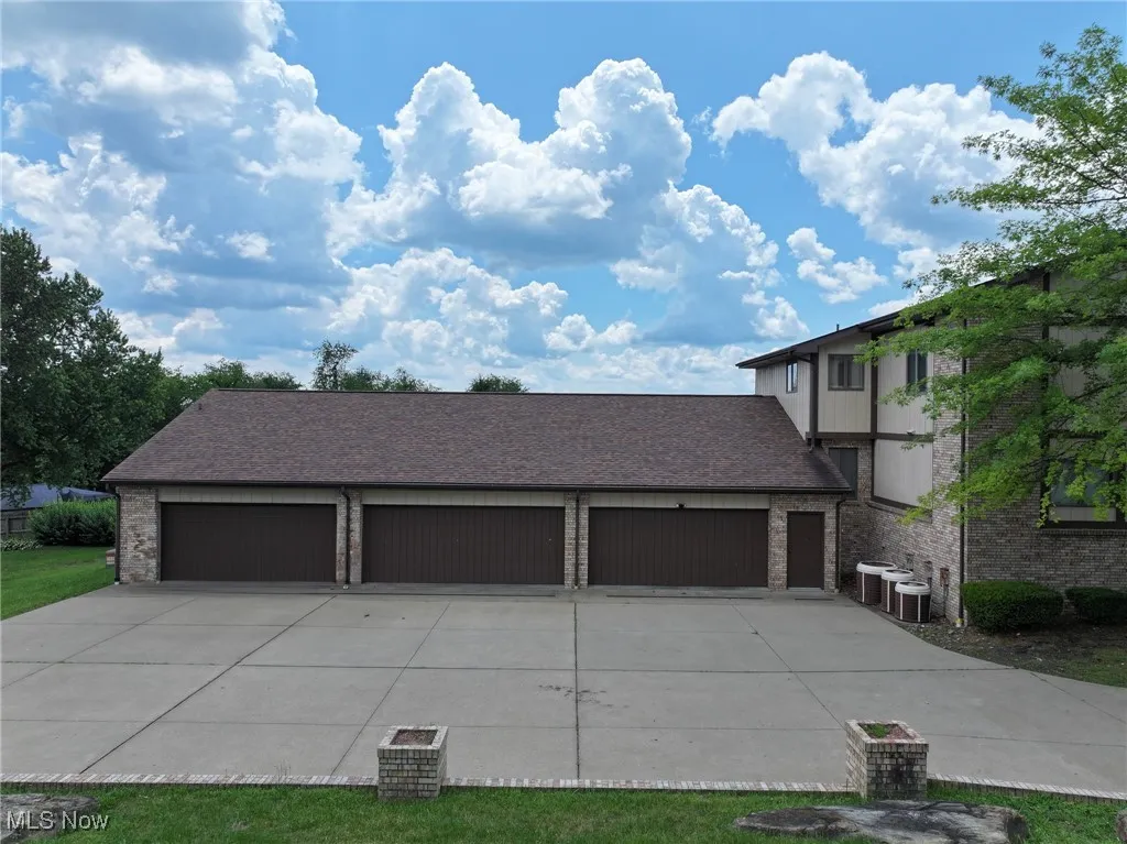 6 Car Garage with concrete driveway