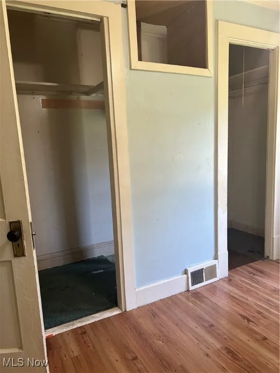 Roomy closet in bedroom