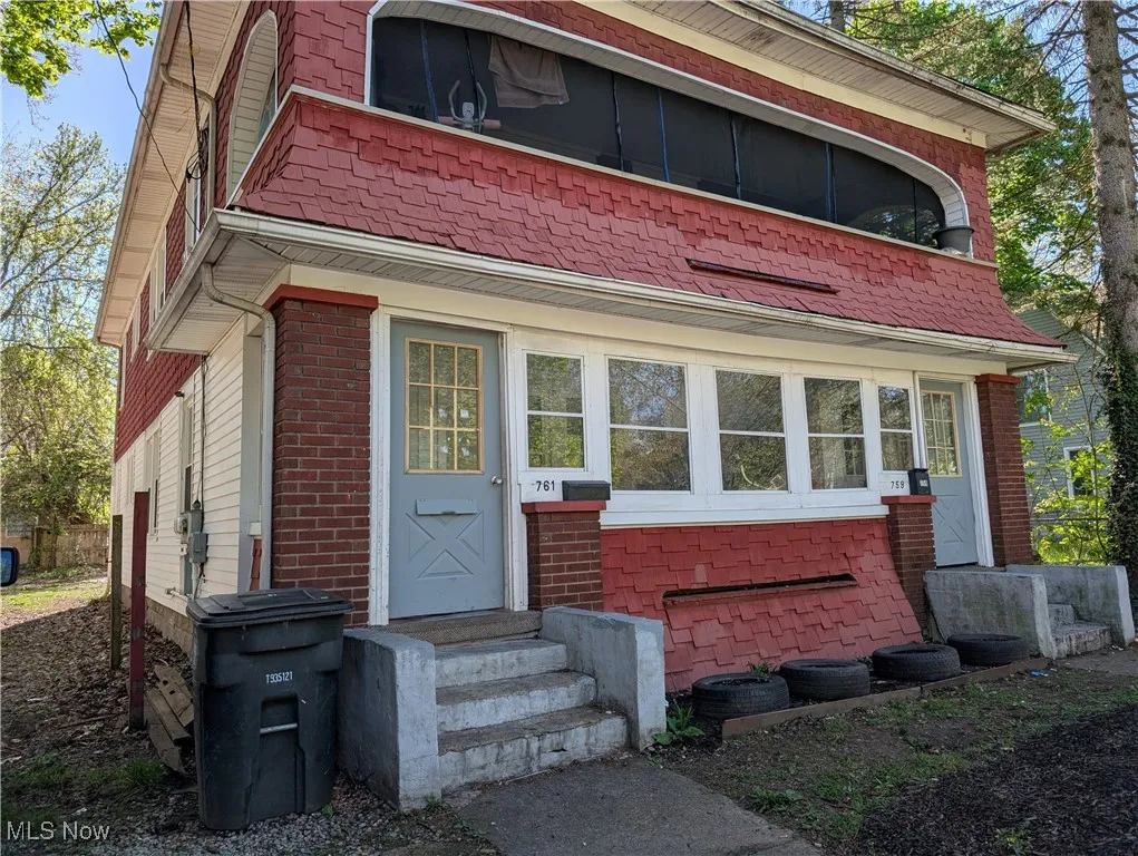 759 & 761 N Howard St Akron, OH 44310 is a Duplex. Both units are 2 bedroom 1 bath and both are occupied. 48 hour notice to show.
