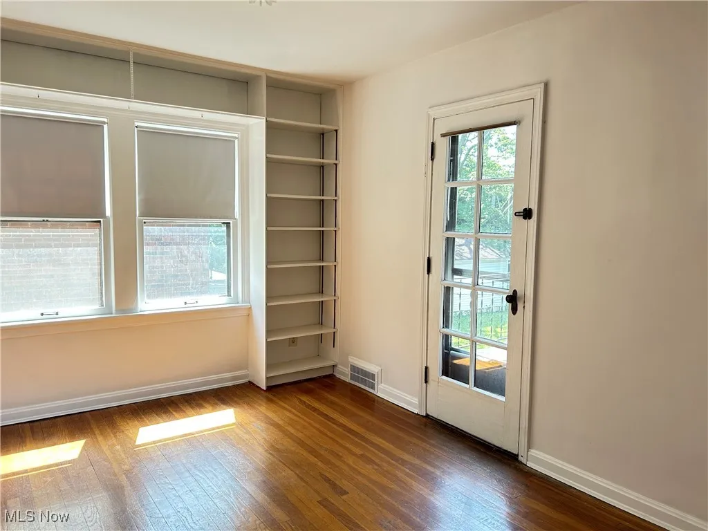 Third bedroom with access to balcony