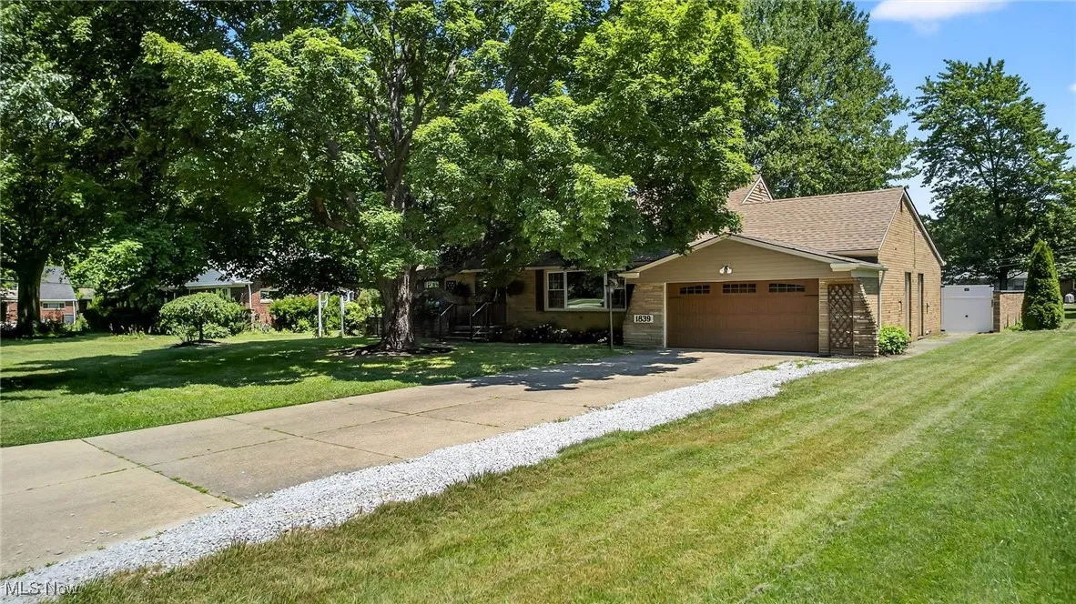 1839 Caronia Drive, Lyndhurst, Ohio 44124,MLS Now Listing ID