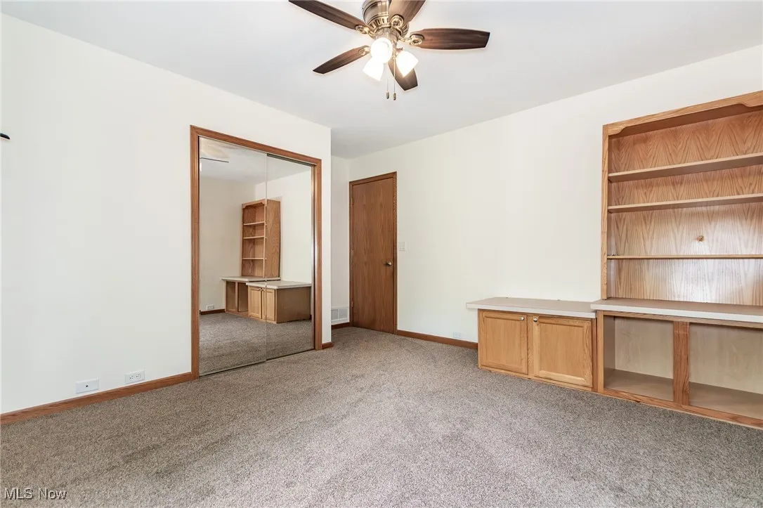bedroom with carpet