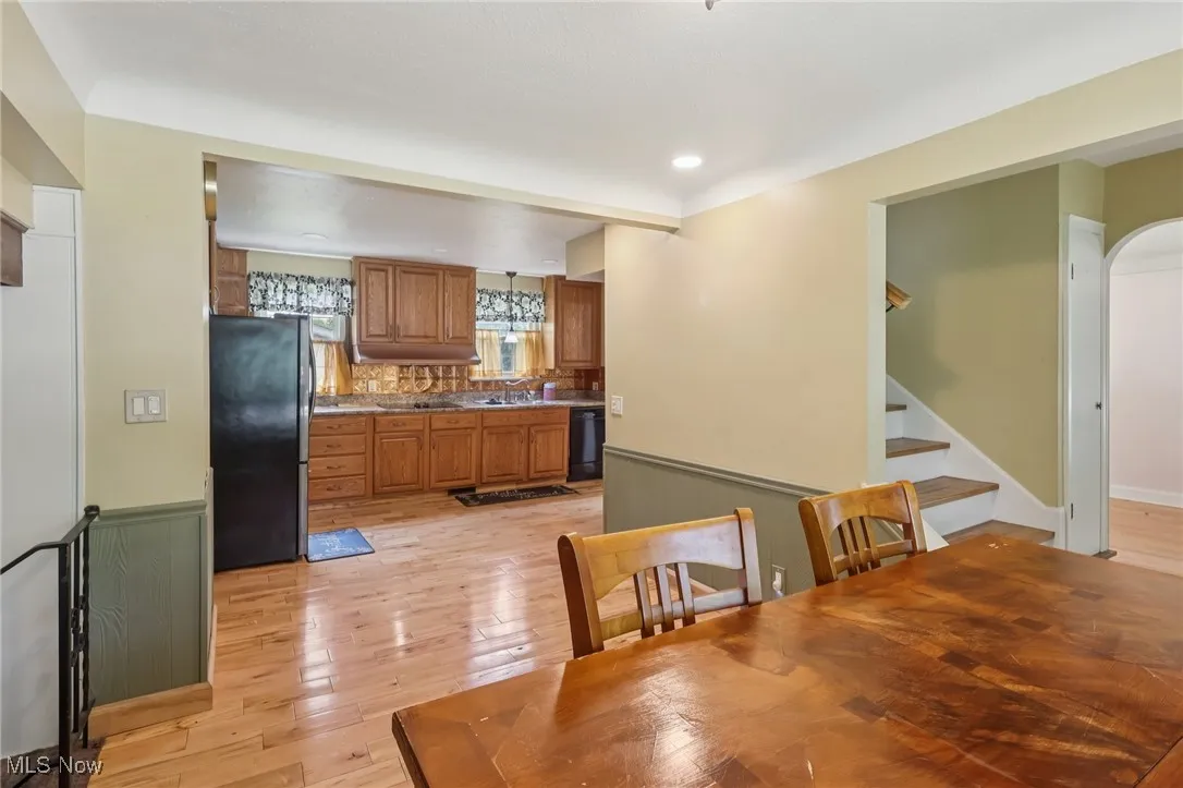 Eat-in kitchen