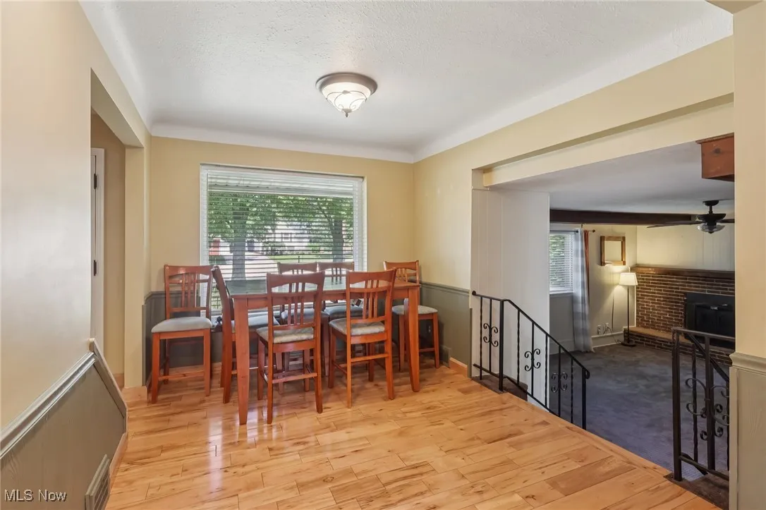 Dining area of Eat-in kitchen