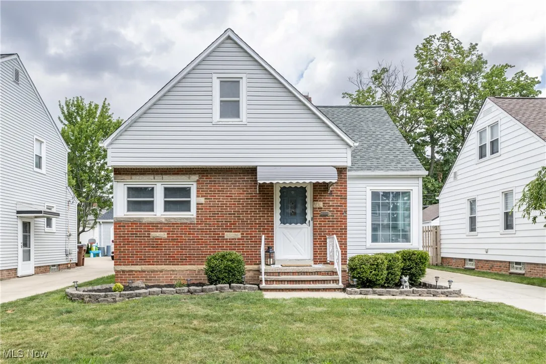 8212 Parmenter Drive, Parma, Ohio,MLS Now Listing ID