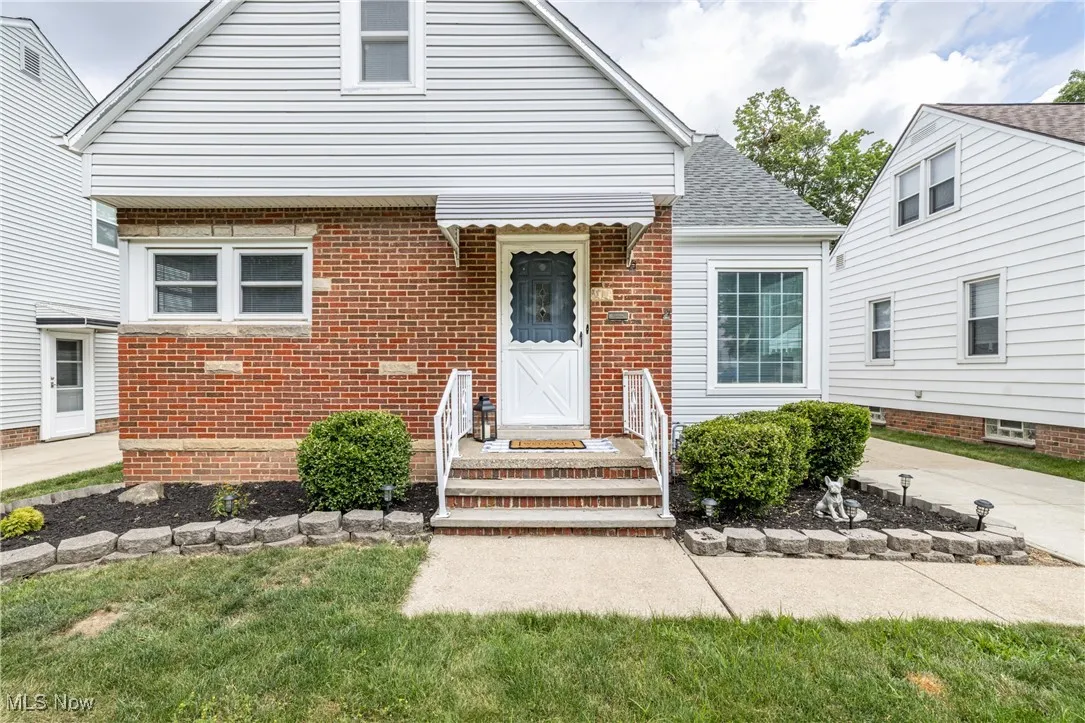8212 Parmenter Drive, Parma, Ohio,MLS Now Listing ID