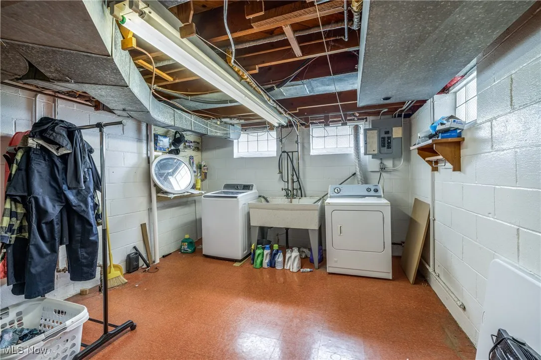8212 Parmenter Drive, Parma, Ohio,MLS Now Listing ID