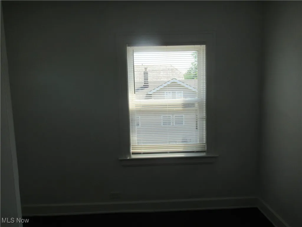 Detailed view of baseboards