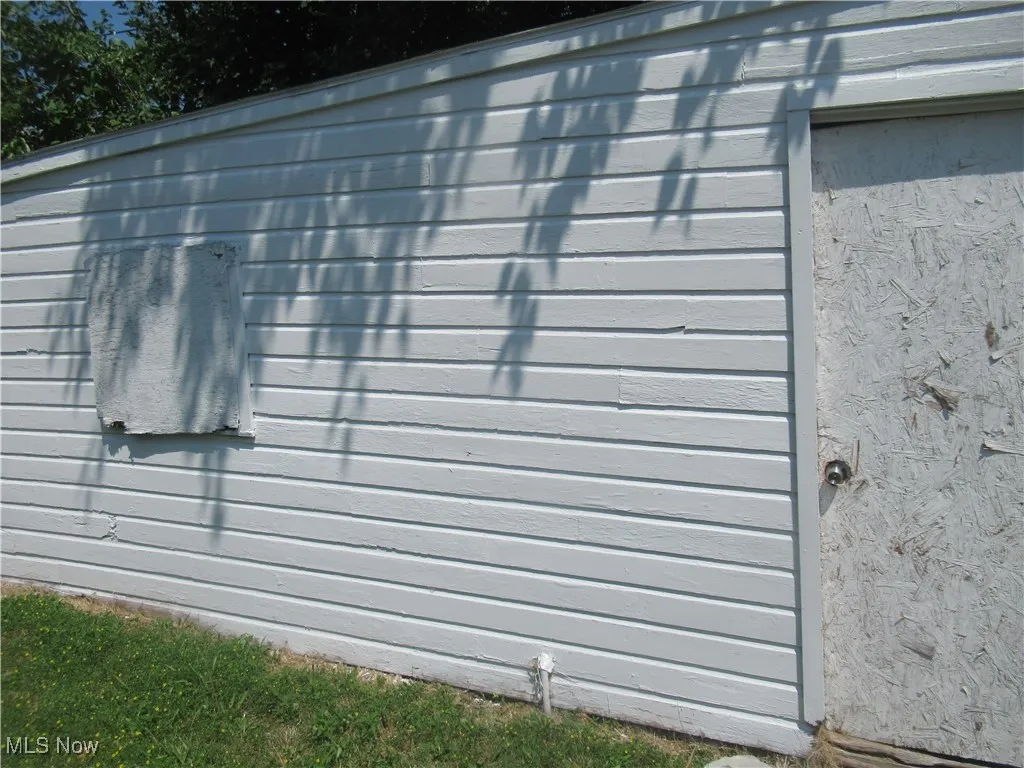 View of home's exterior