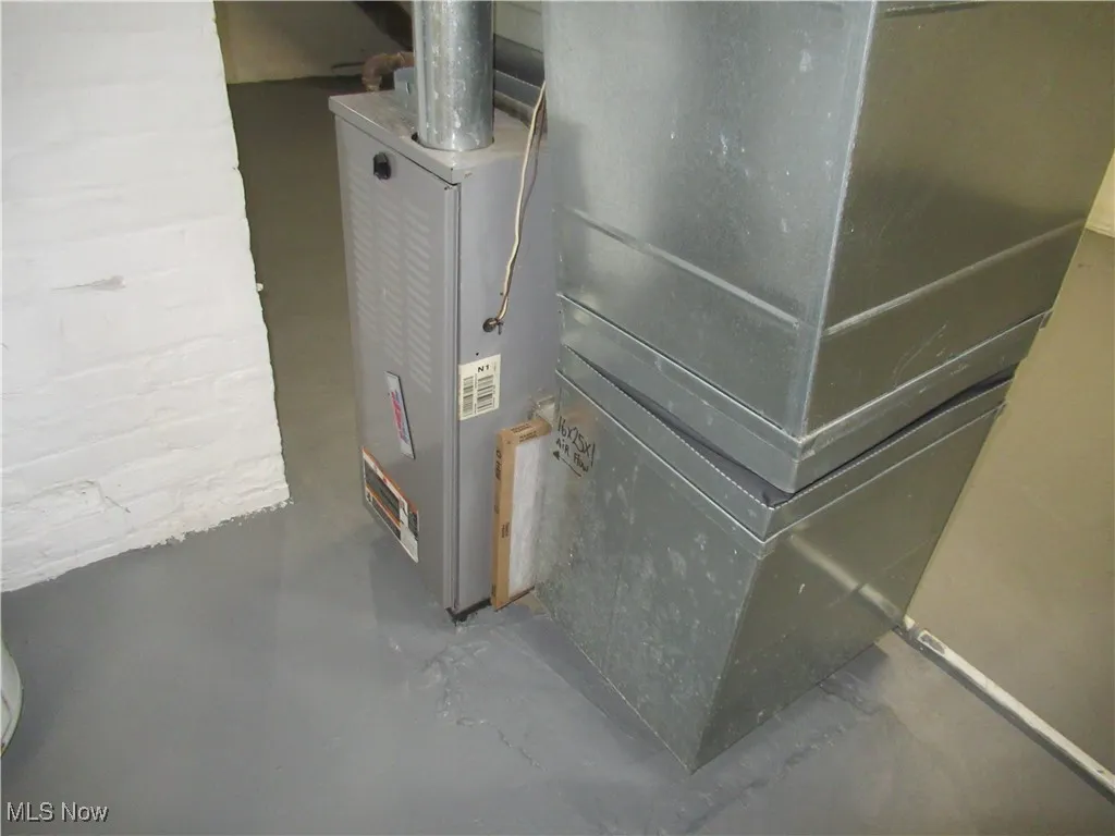 Utilities with heating unit