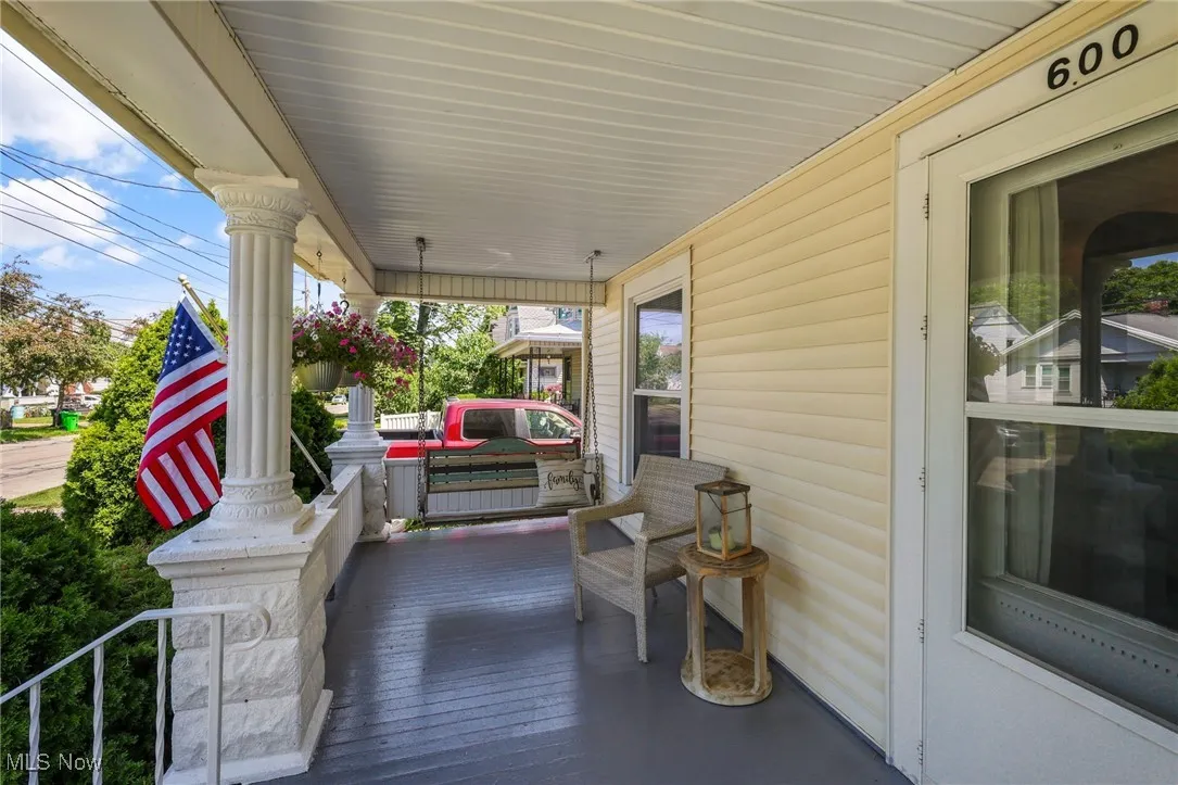 Inviting Front Porch!